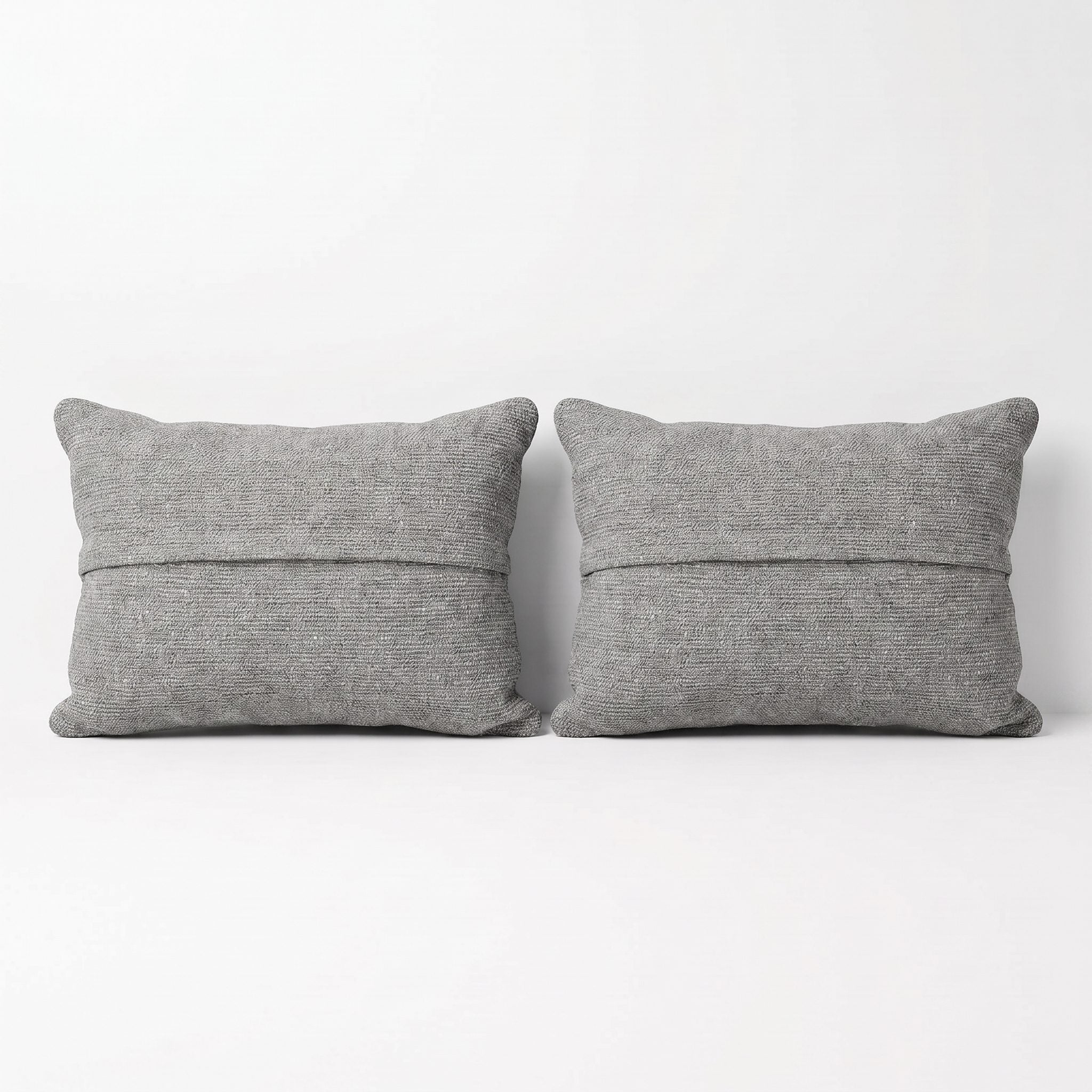 Turkish Rug Pillow Cover Set of 2 | 16'' x 24'' - back with hidden zipper