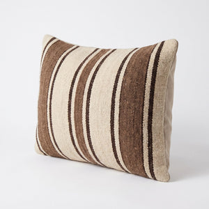 Turkish Rug Pillow Cover | 16'' x 24'' - right angle