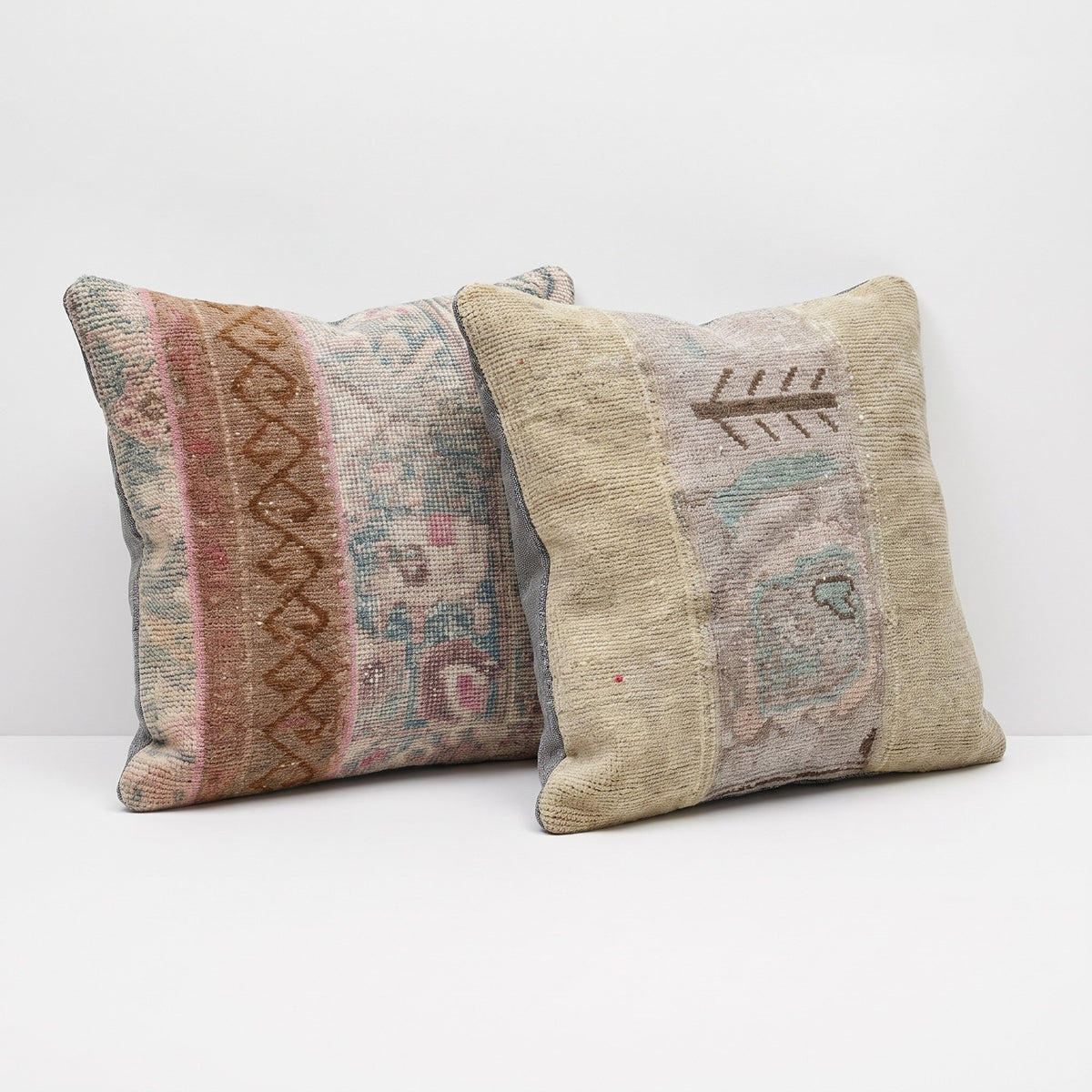 Turkish Rug Pillow Cover Set of 2 | 20'' x 20'' - right angle