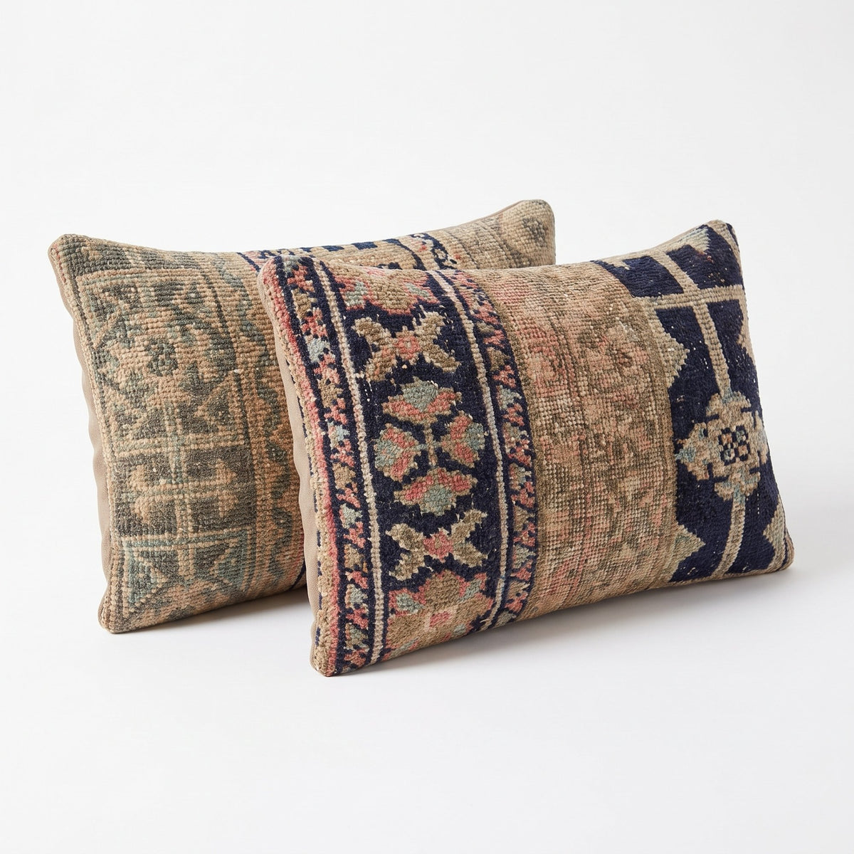 Turkish Rug Pillow Cover Set of 2 | 16'' x 24'' - right angle