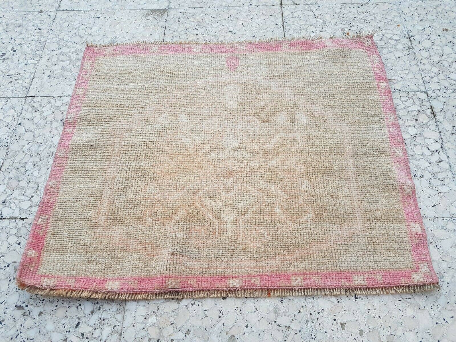 Vintage Oushak Rug 23'' x 28''