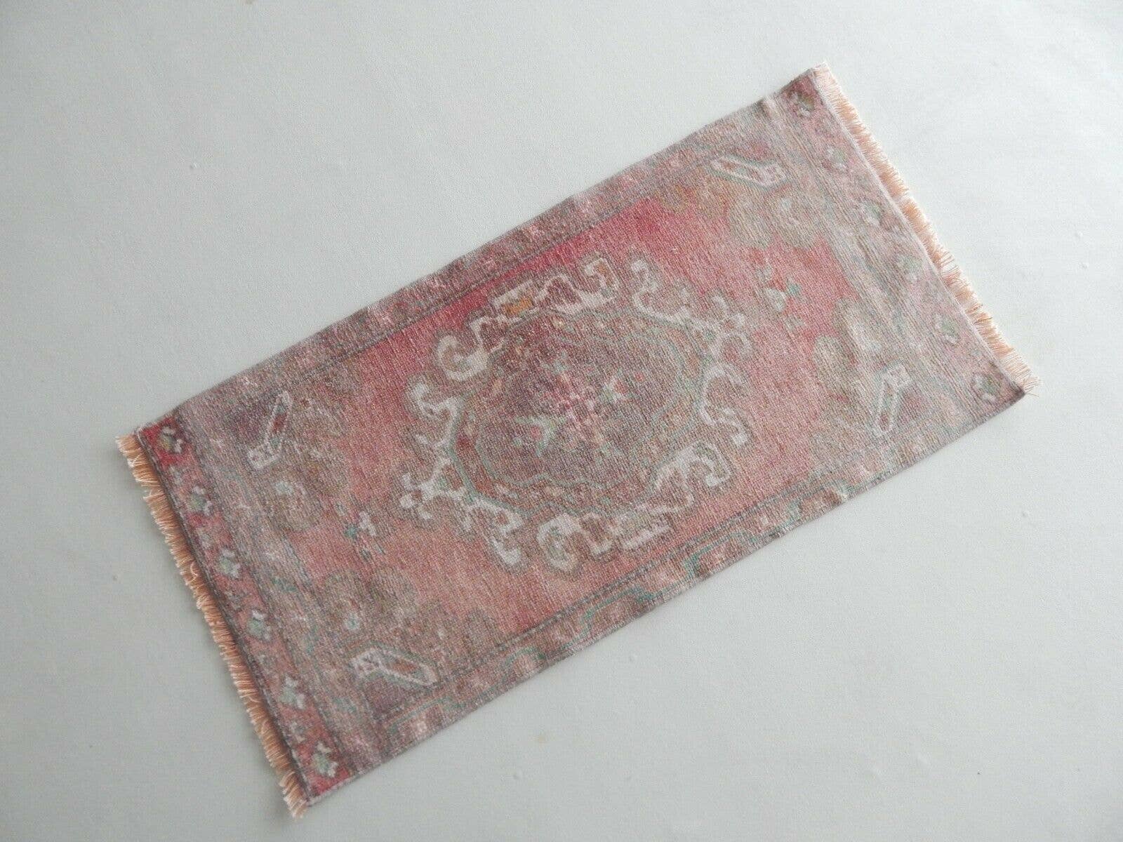 Vintage Oushak Rug 20'' x 39''