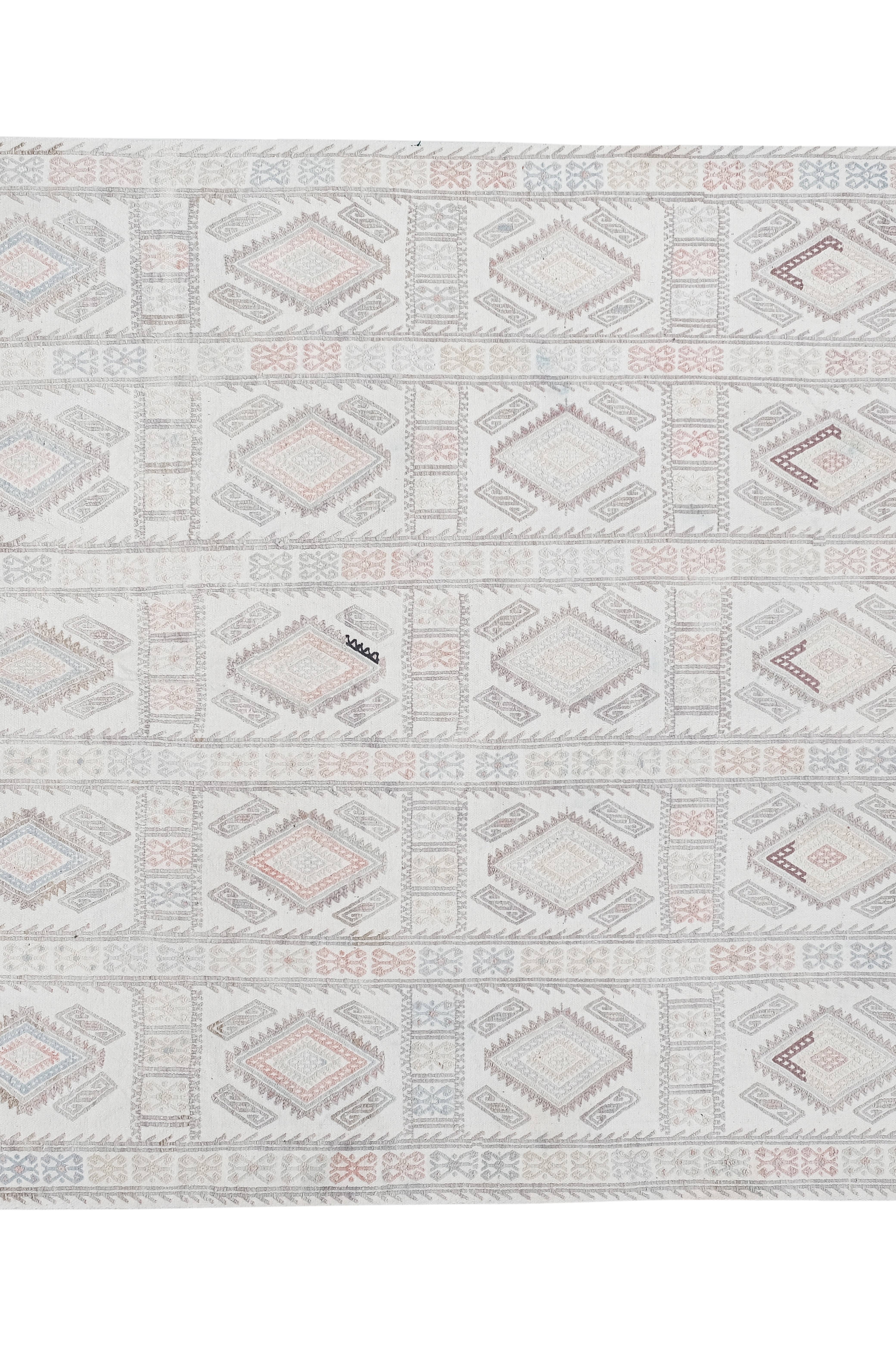 Vintage Turkish Kilim Rug 4'1'' x 7'1''