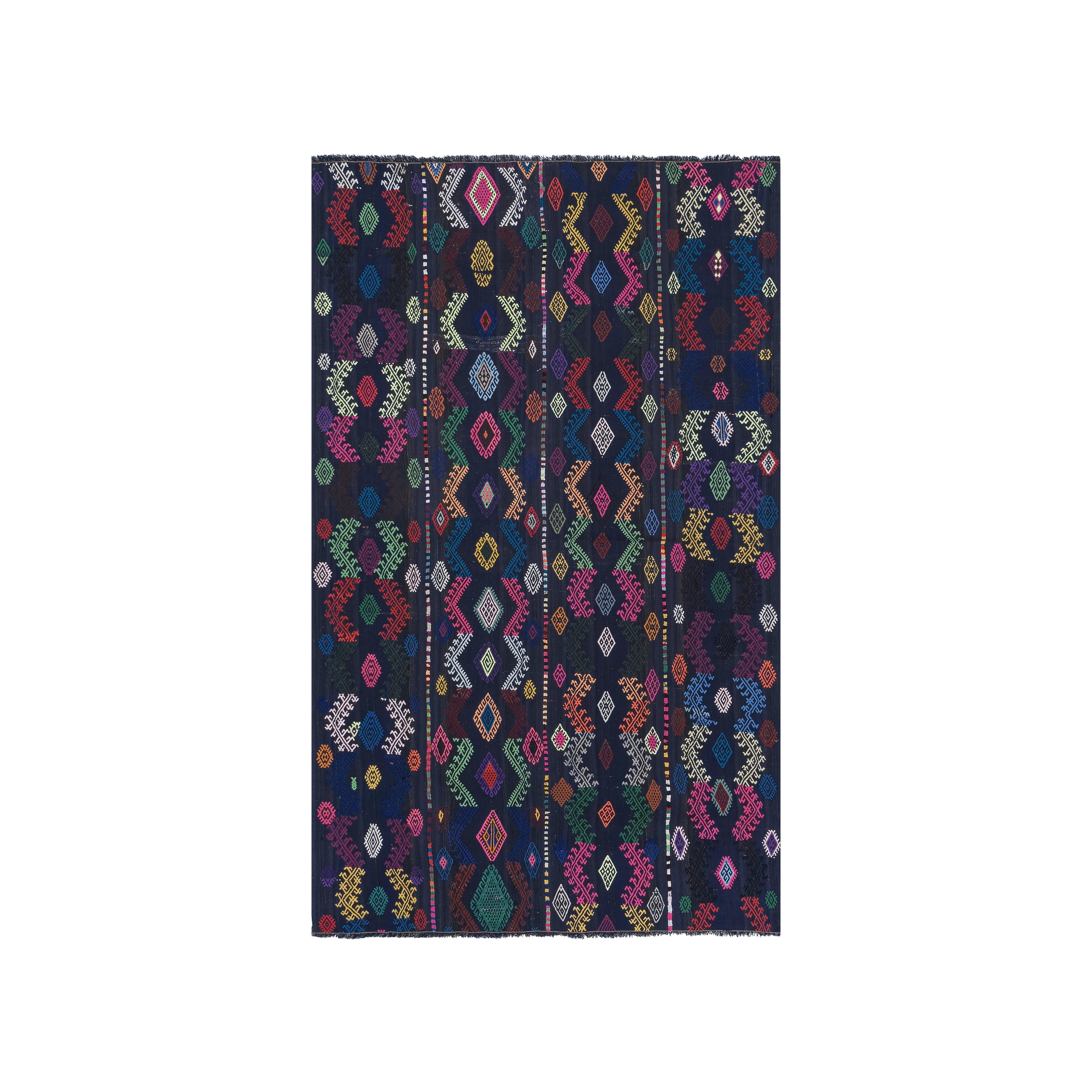 Vintage Kurdish Kilim Rug 5'7'' x 9'8''