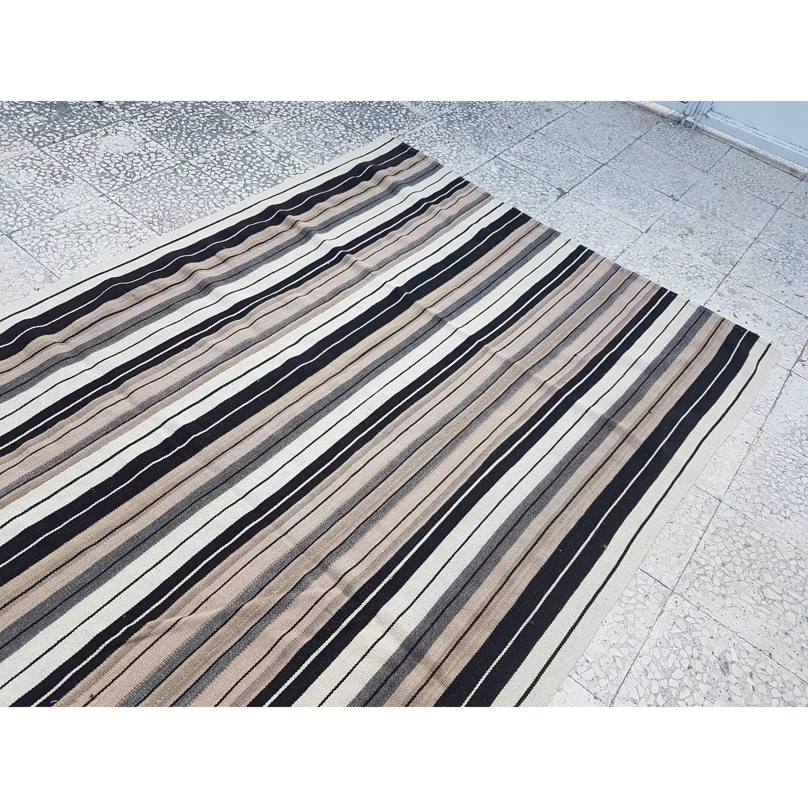 Vintage Turkish Kilim Rug 4'9'' x 9'3''