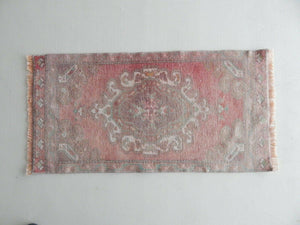 Vintage Oushak Rug 20'' x 39''