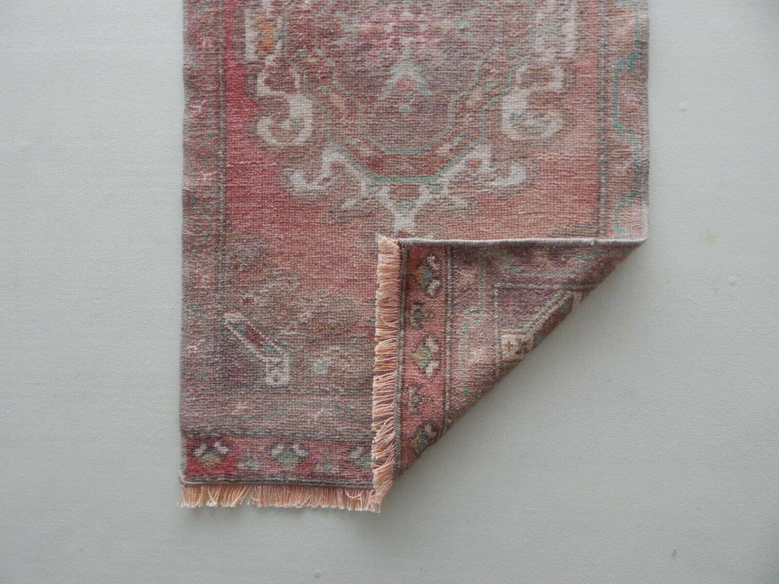 Vintage Oushak Rug 20'' x 39''