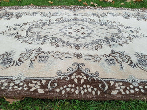 Vintage Turkish Rug 4' x 7'3''
