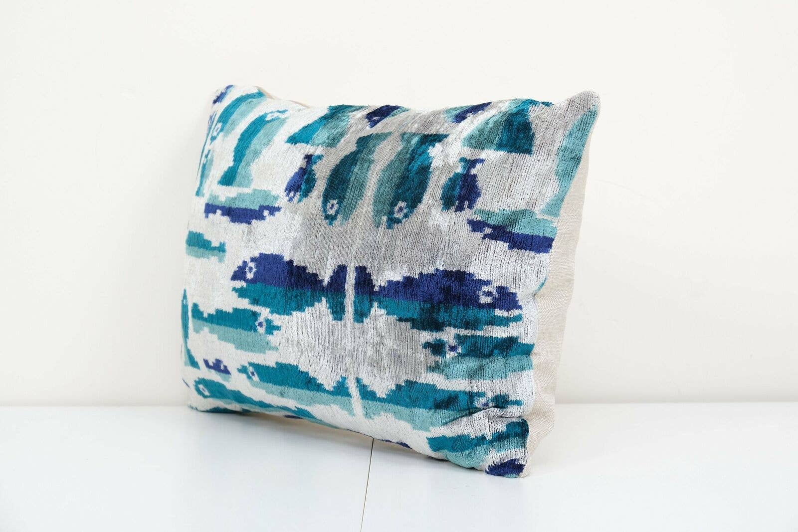Fish Silk Ikat Velvet Pillow Cover | 16'' x 24''