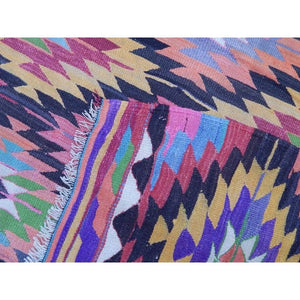 Vintage Turkish Kilim Rug 5'5'' x 9'7''