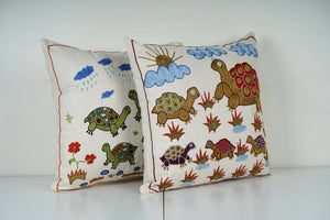 Turtle Suzani Pillow Cover | 18'' x 19''
