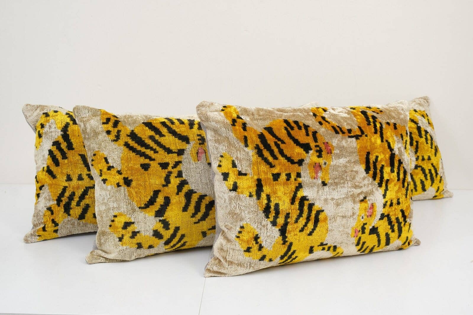 Tiger Silk Ikat Velvet Pillow Cover | 14'' x 21''