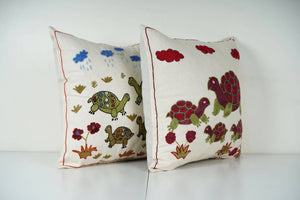Turtle Suzani Pillow Cover | 18'' x 19''