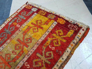 Vintage Anatolian Yastik Rug 22'' x 37''