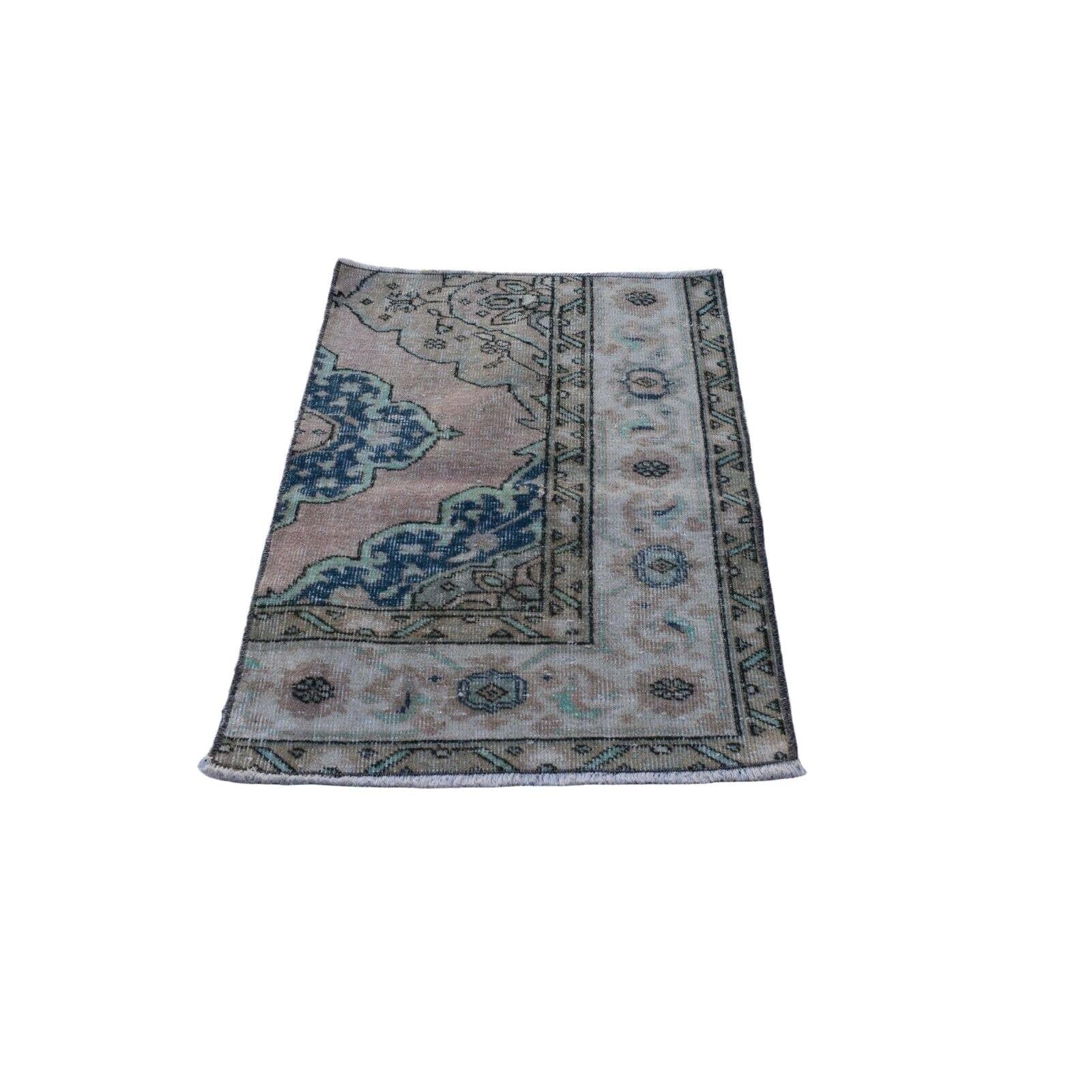 Vintage Turkish Rug 26'' x 35''