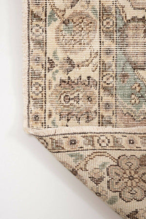 Vintage Turkish Rug 5'3'' x 8'5''