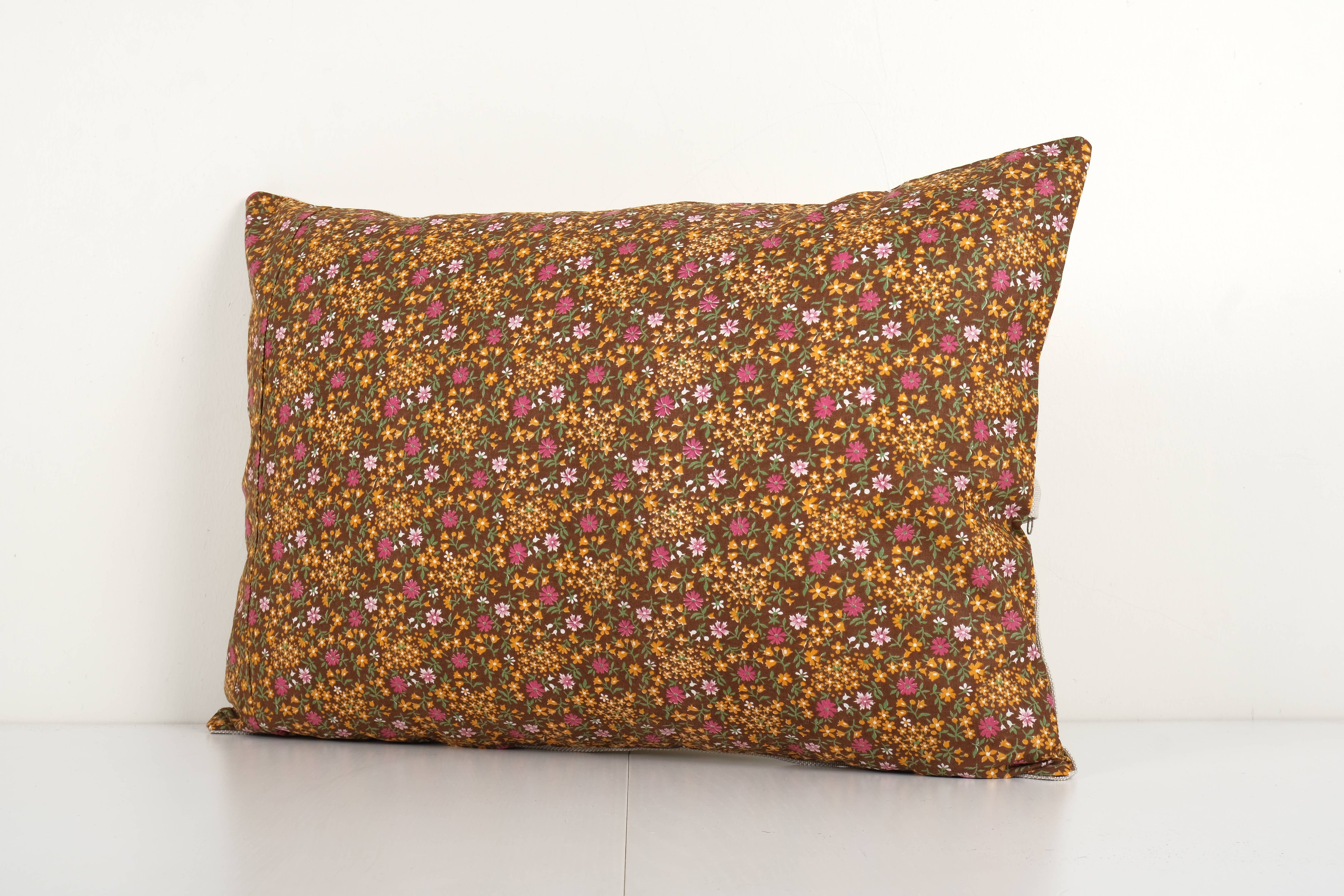 Uzbek Roller Printed Pillow Cover | 16'' x 22''