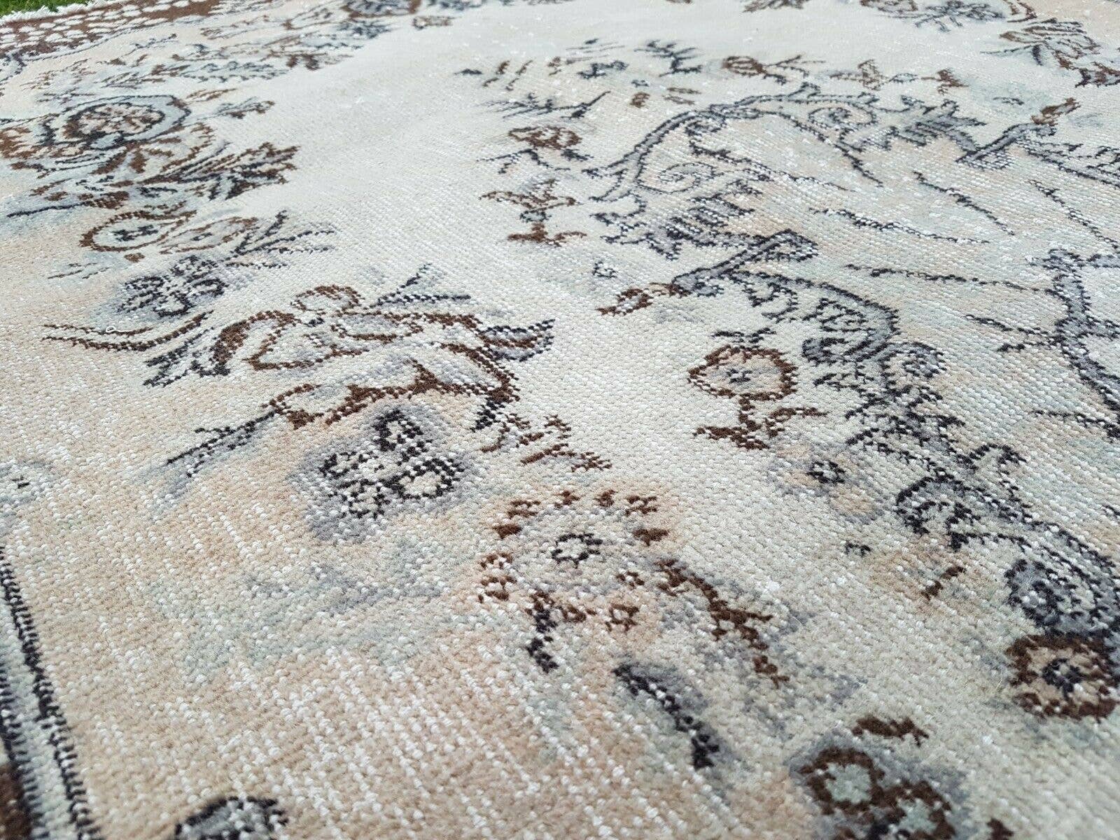 Vintage Turkish Rug 4' x 7'3''
