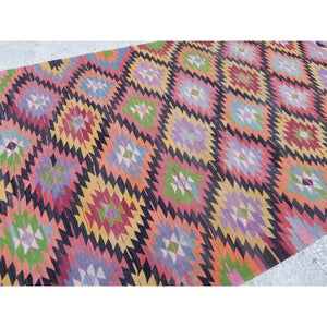 Vintage Turkish Kilim Rug 5'5'' x 9'7''