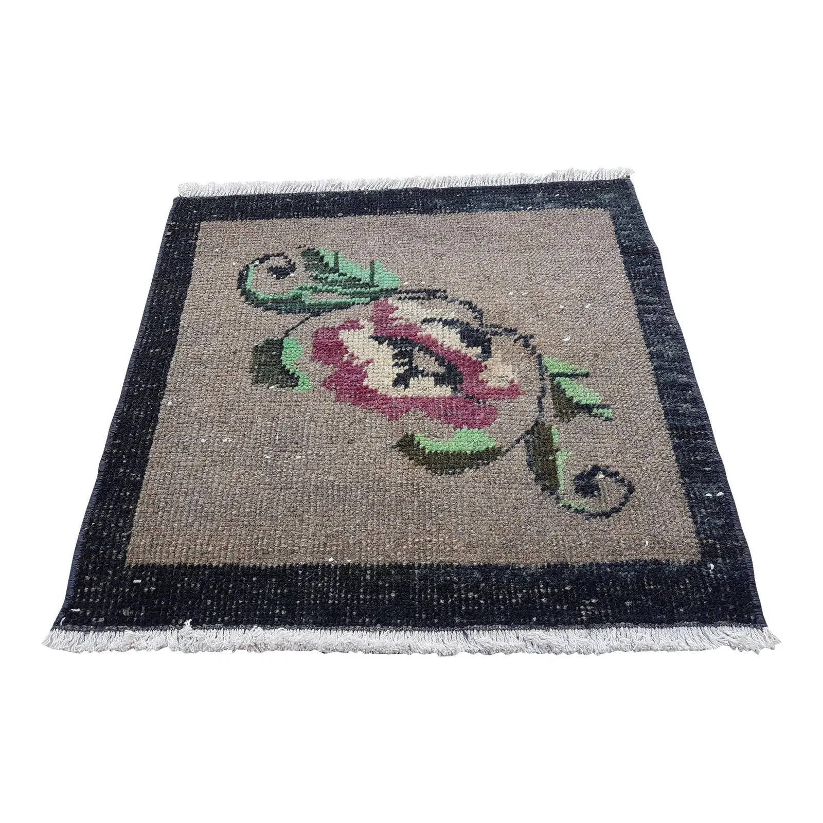 Vintage Turkish Rug 20'' x 21''