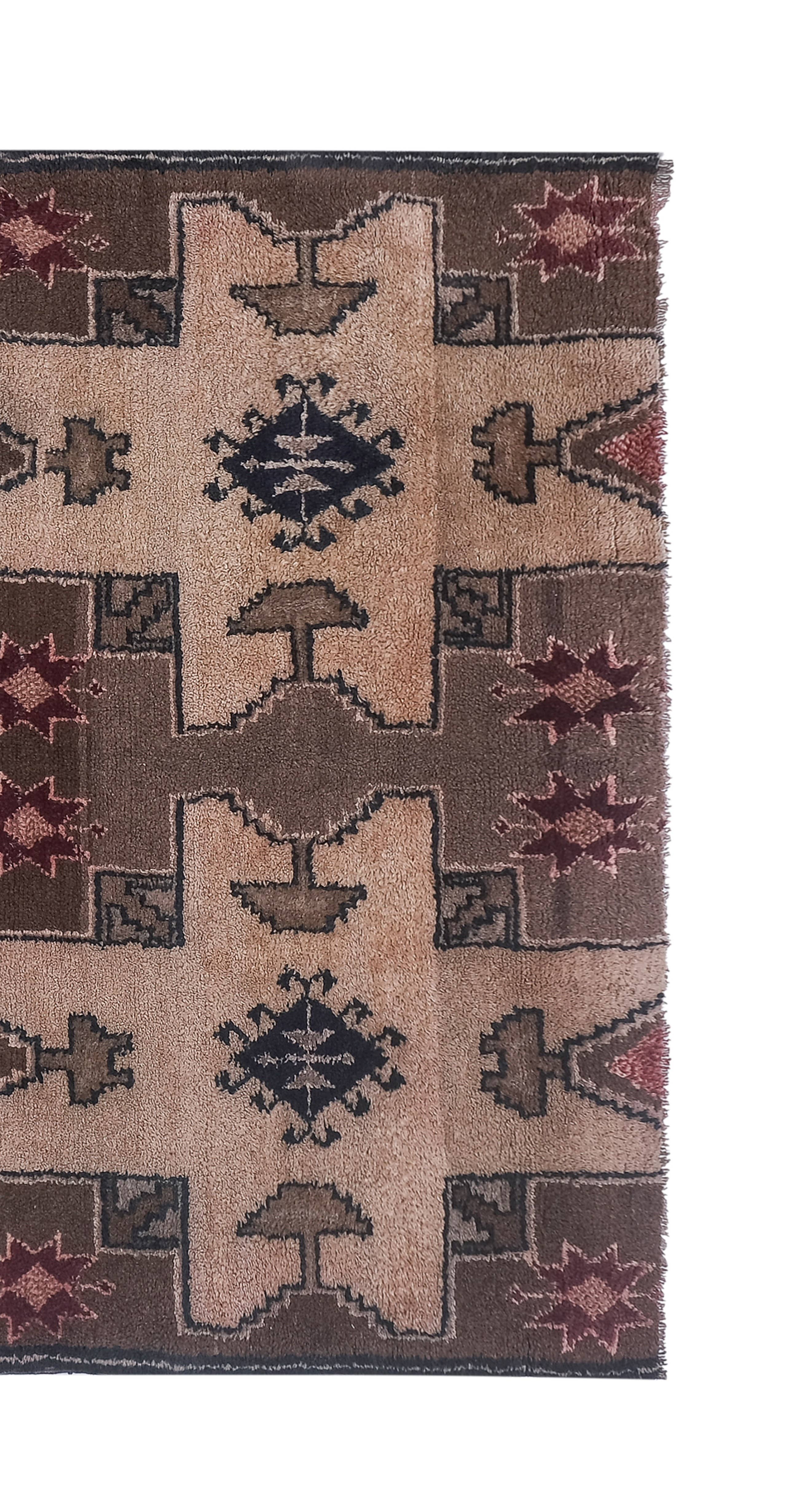 Vintage Turkish Karapinar Rug 4'6'' x 8'