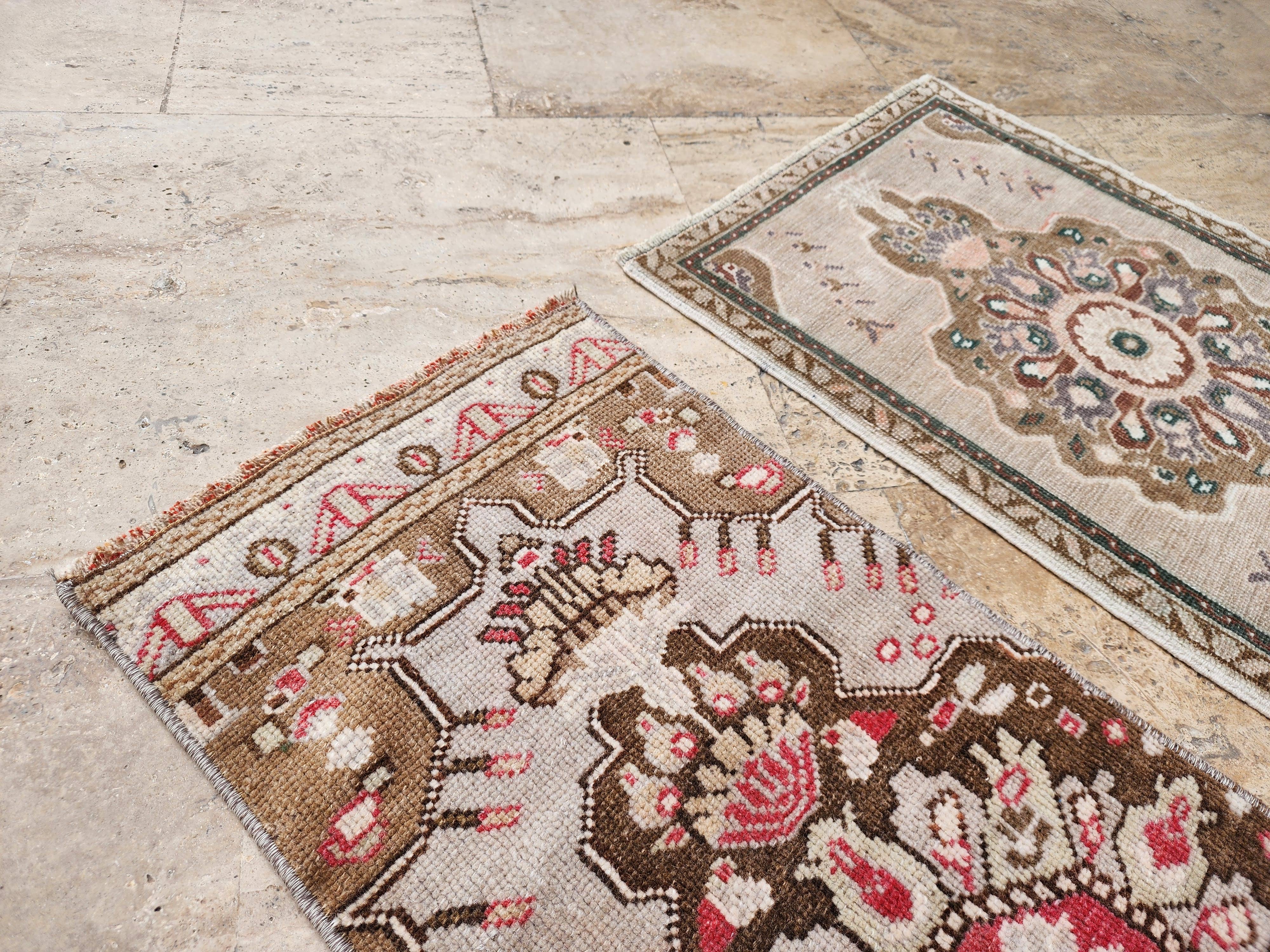 Vintage Turkish Yastik Rugs Set of 2 | 20'' x 26''