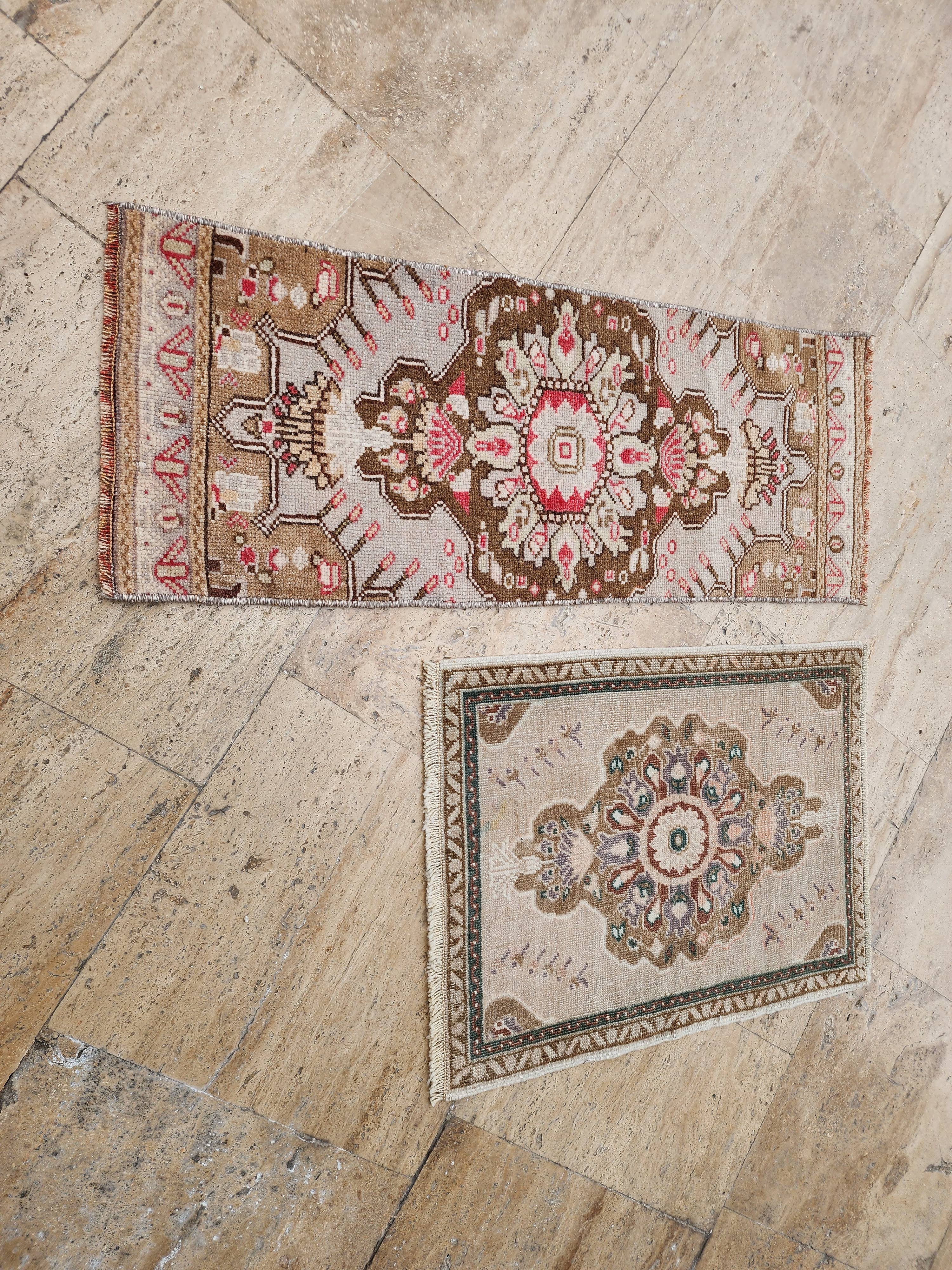Vintage Turkish Yastik Rugs Set of 2 | 20'' x 26''