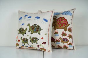 Turtle Suzani Pillow Cover | 18'' x 19''