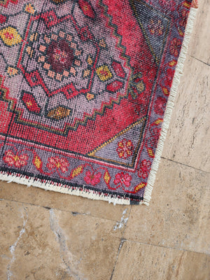 Vintage Turkish Rug 25'' x 28''