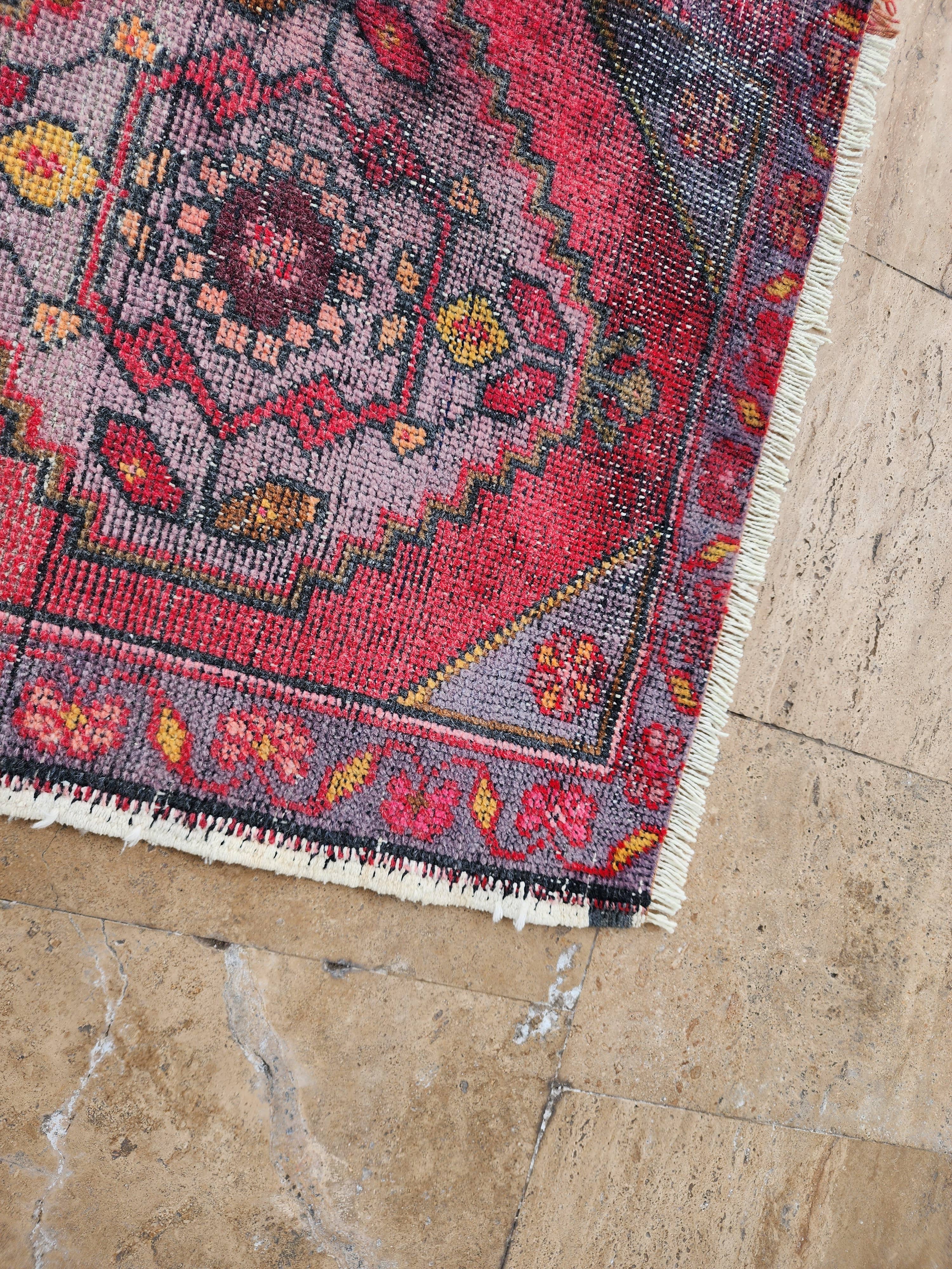 Vintage Turkish Rug 25'' x 28''