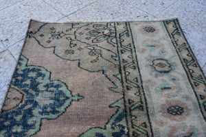 Vintage Turkish Rug 26'' x 35''