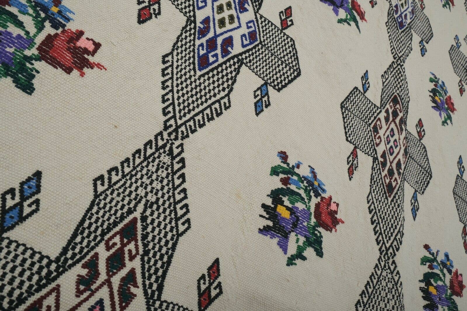 Vintage Turkish Kilim Rug 5'11'' x 7'5''