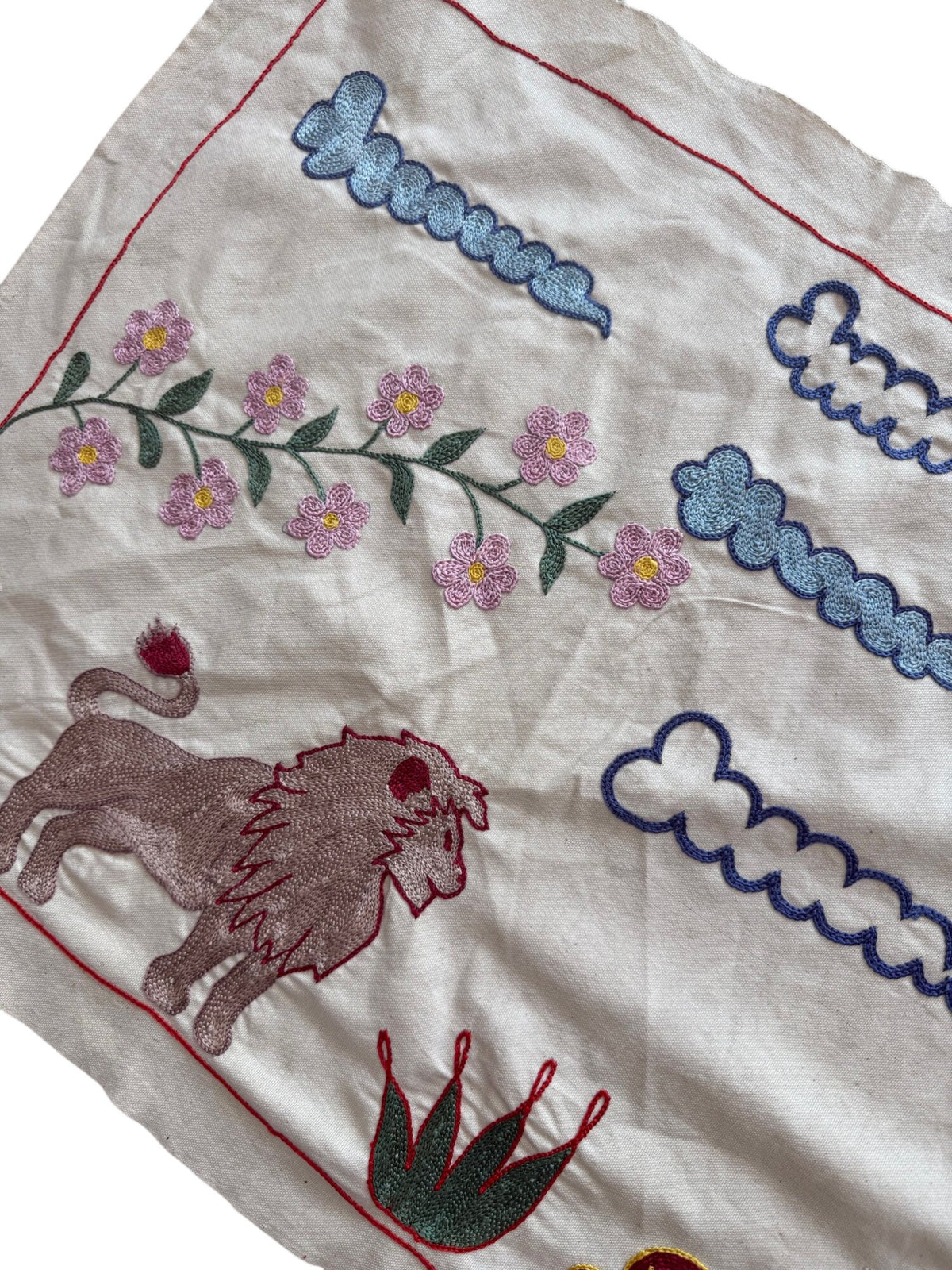 Lion Motif Suzani Embroidery Wall Decor - Hand-Embroidered Central Asian Embroidery 1'8'' x 4'8'' - detail 4