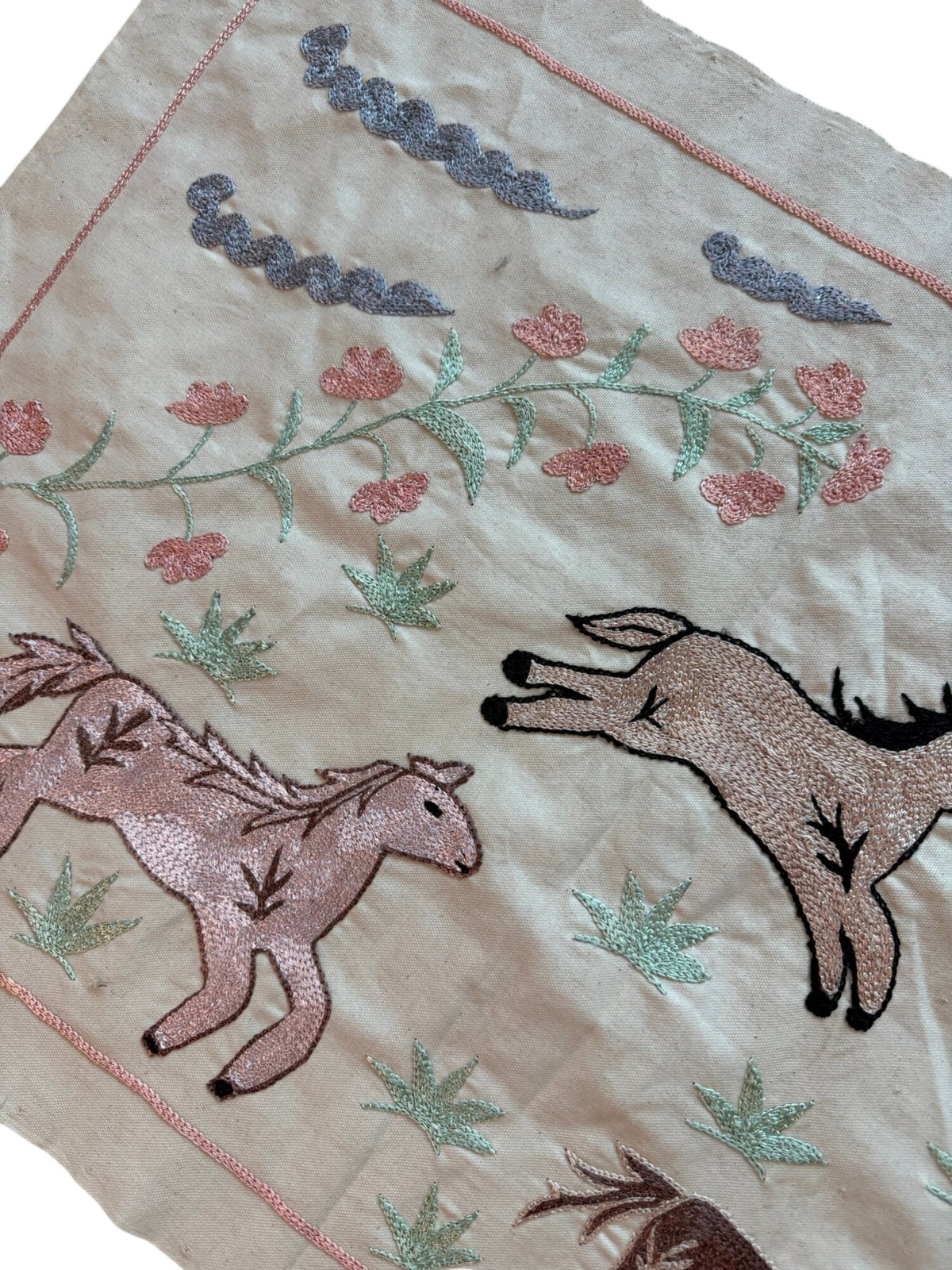 Boho Horse Suzani Runner - Bukhara Pictorial Embroidery 1'8'' x 4'9'' - detail 5