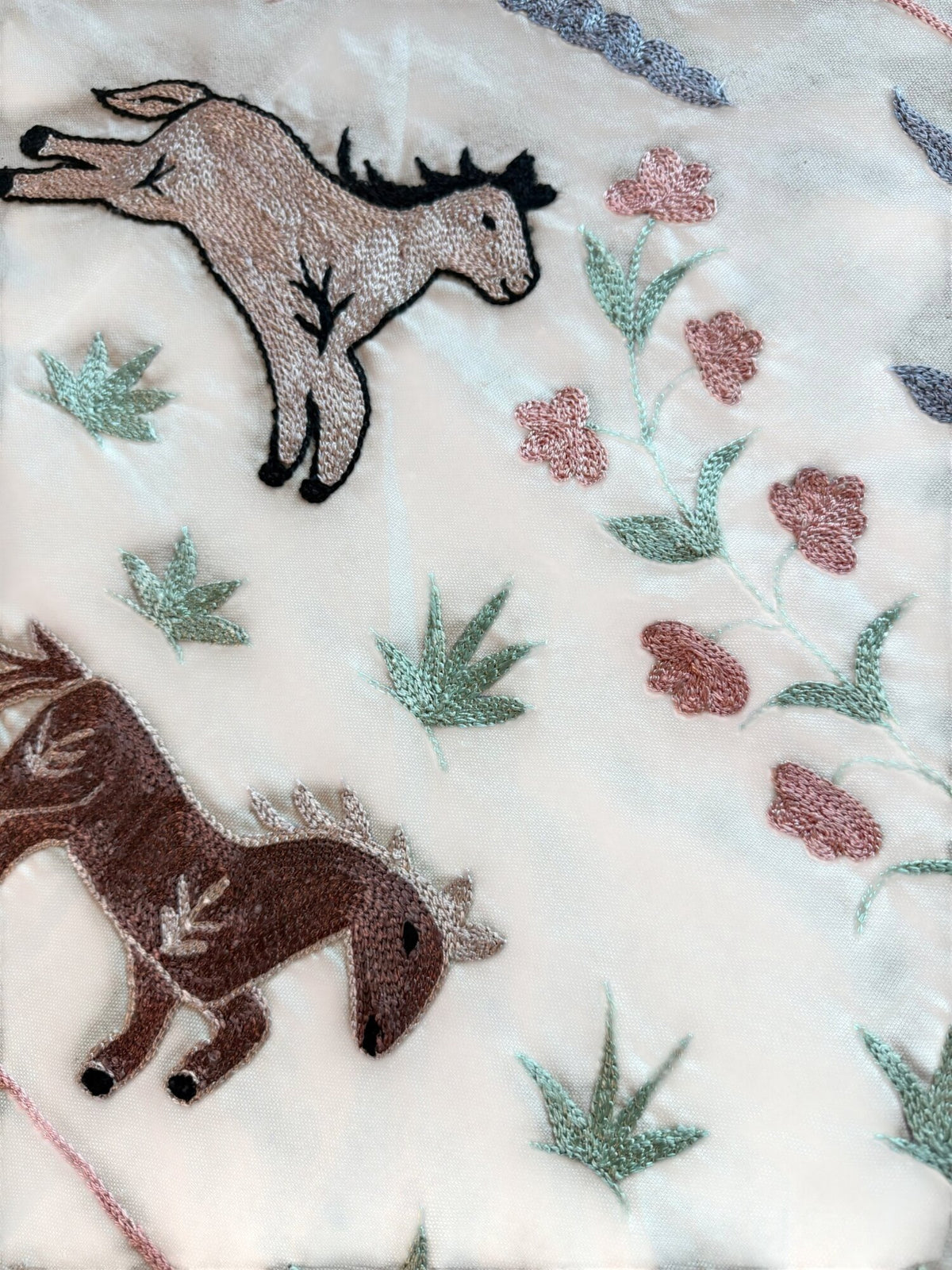 Boho Horse Suzani Runner - Bukhara Pictorial Embroidery 1'8'' x 4'9'' - detail 6