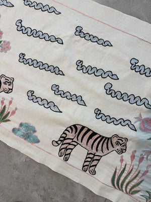 Tiger Silk Suzani Textile Wall Art - Embroidered Beige Bukhara Embroidery 1'8'' x 5'3'' - detail 5