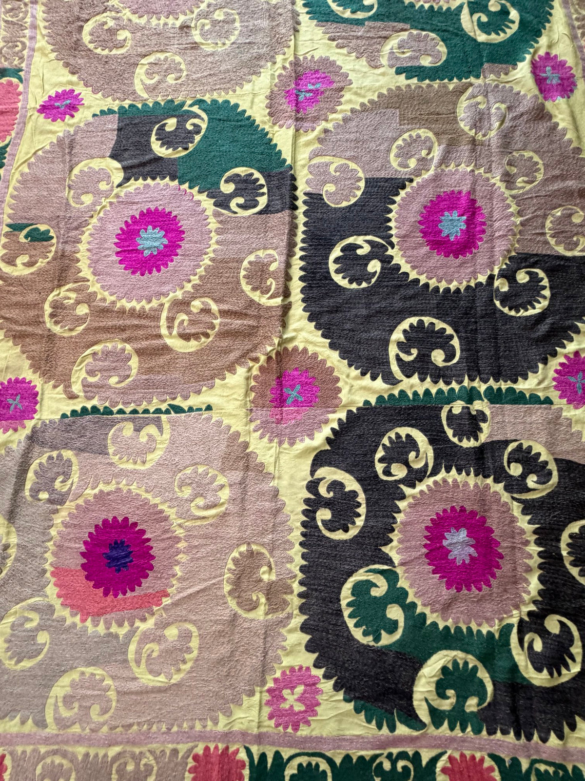 Hand-Embroidered Vintage Yellow Cotton Suzani Tapestry, Medallion Embroidery 6'7'' x 13'9'' - detail 2