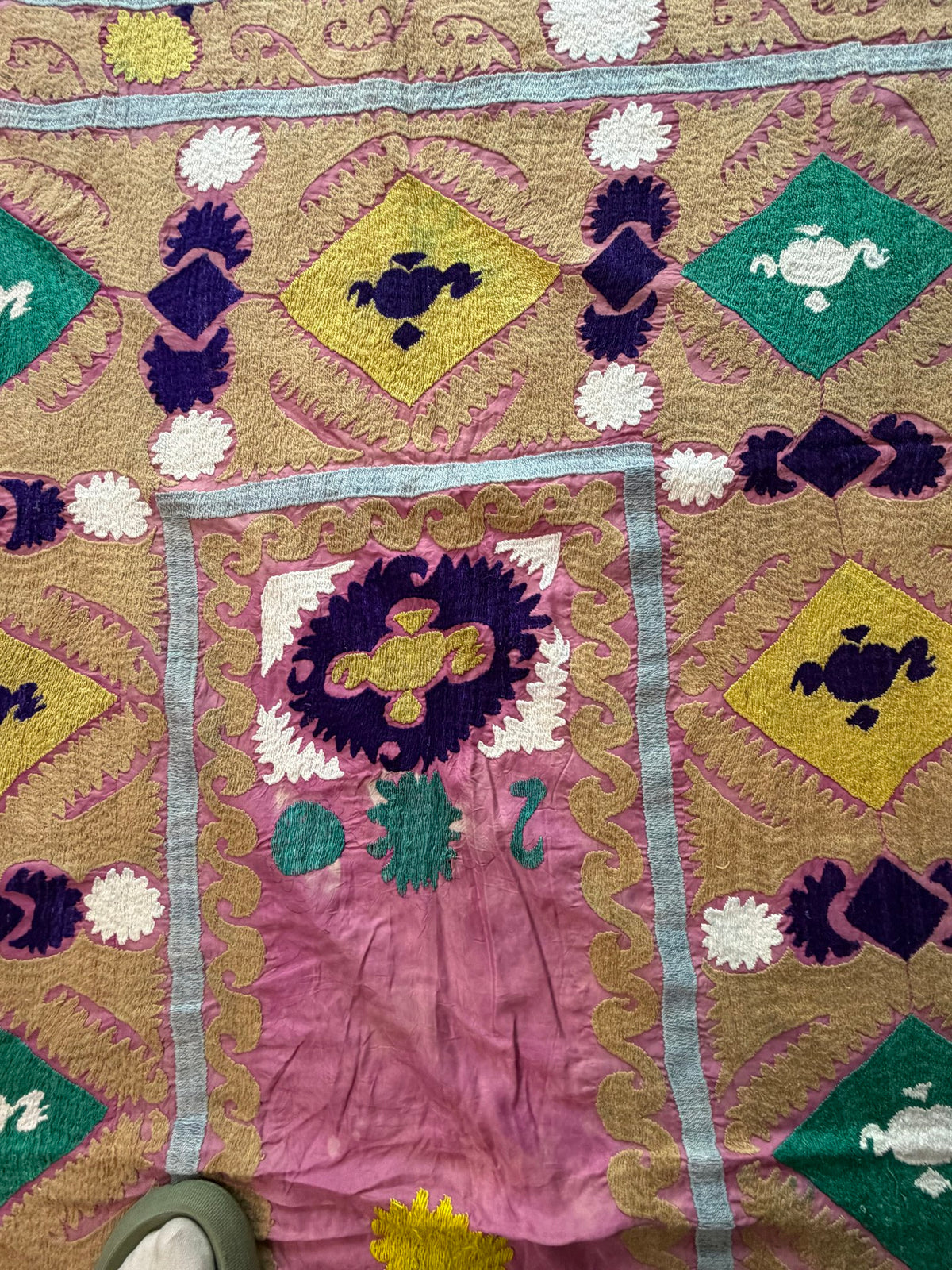 Prayer Niche Cotton Suzani Wall Hanging - Boho Vintage Pink Central Asian Embroidery 4'10'' x 7'5'' - detail 7