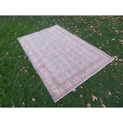 Handknotted Wool Kayseri Rug with Rich Border - Dining Room Carpet