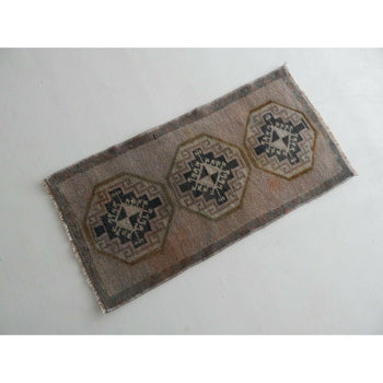 1'5'' x 2'11'' Turkish Konya Hand Knotted 100% Wool Caucasian Style Oriental Rug