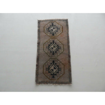 1'5'' x 2'11'' Turkish Konya Hand Knotted 100% Wool Caucasian Style Oriental Rug