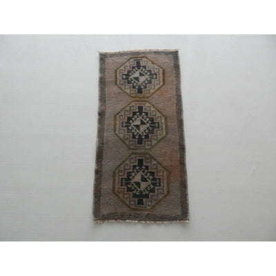 1'5'' x 2'11'' Turkish Konya Hand Knotted 100% Wool Caucasian Style Oriental Rug